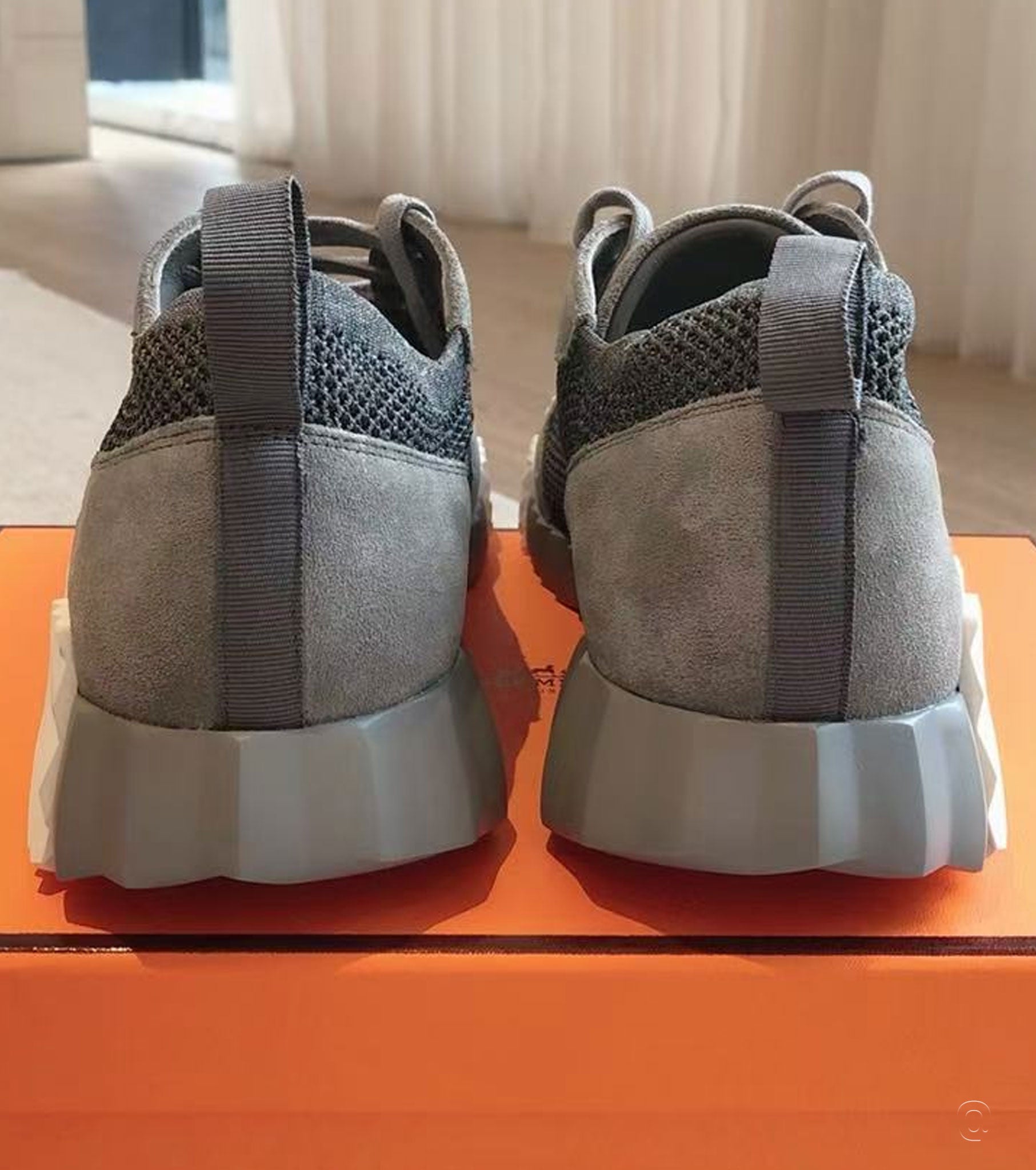 Bouncing sneaker