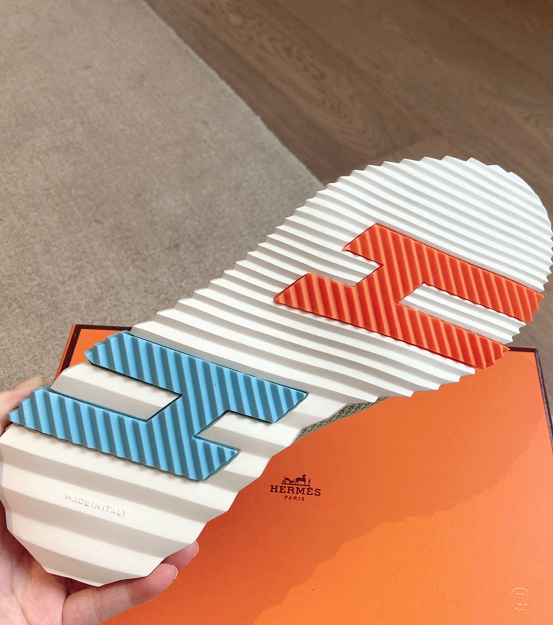 Bouncing sneaker