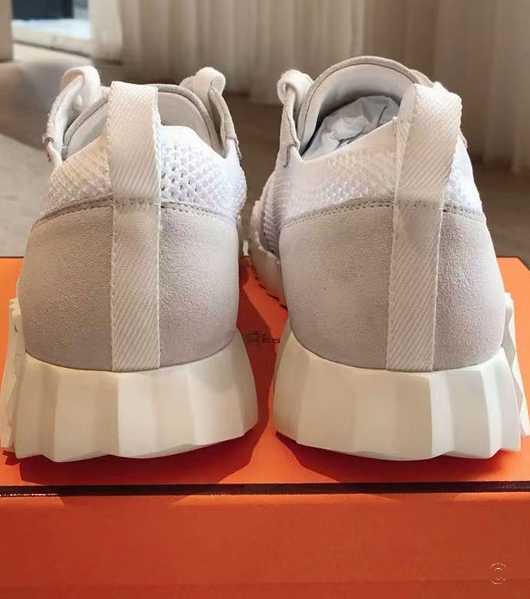 Bouncing sneaker