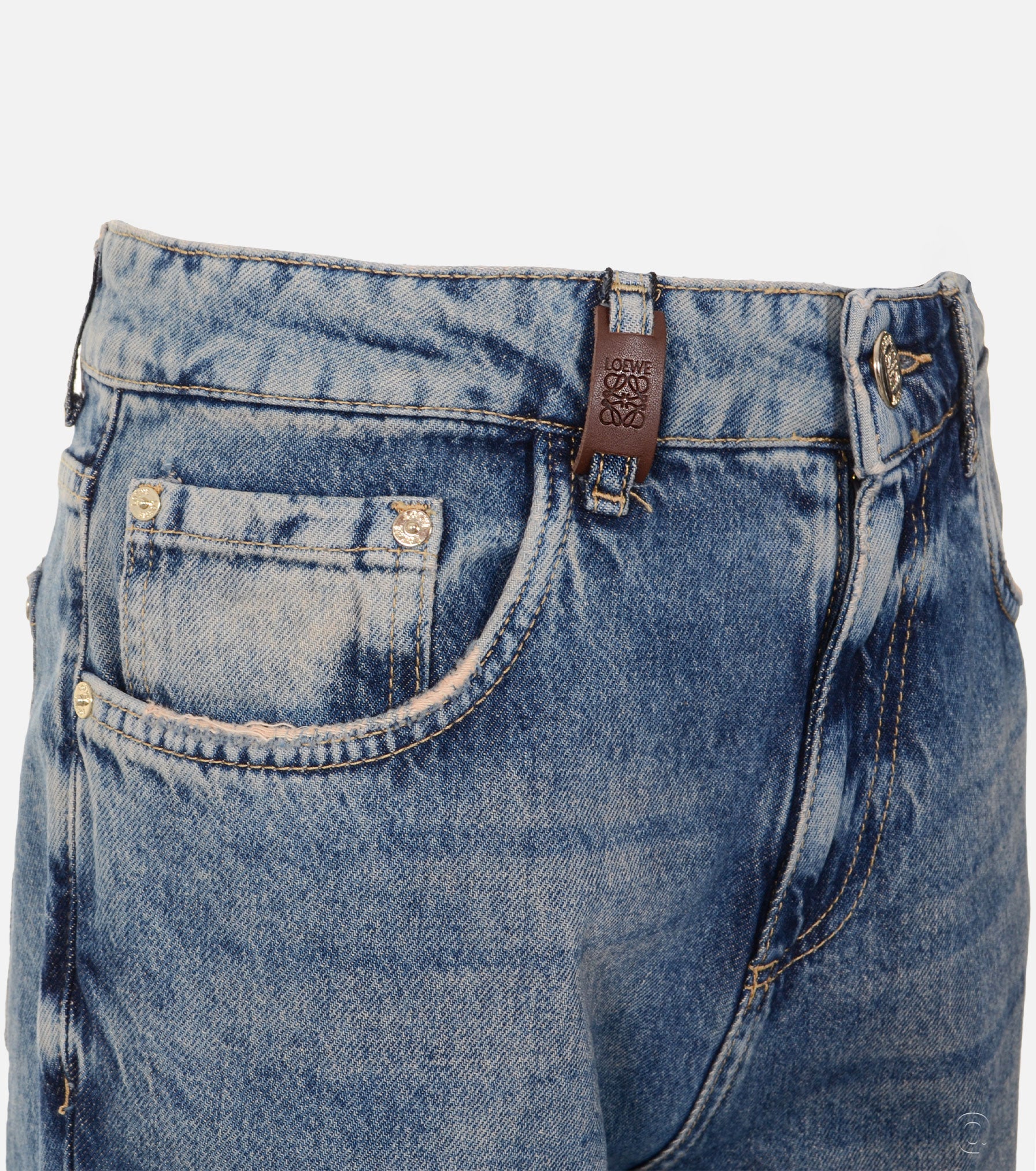 High-Waisted Jeans