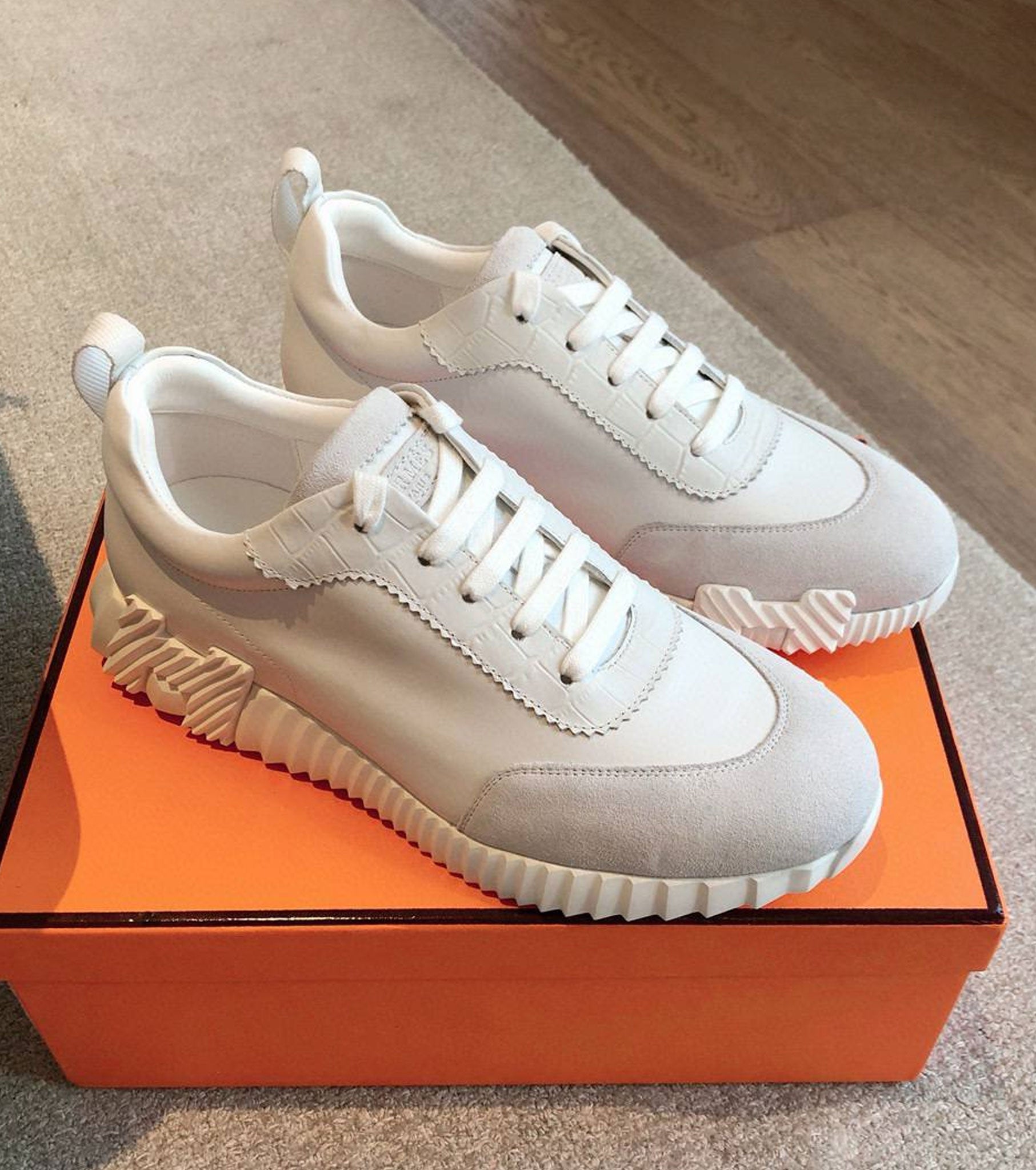 Bouncing sneaker