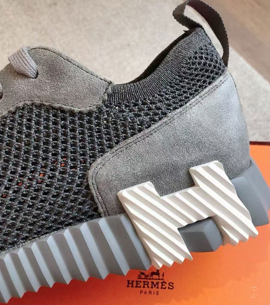 Bouncing sneaker