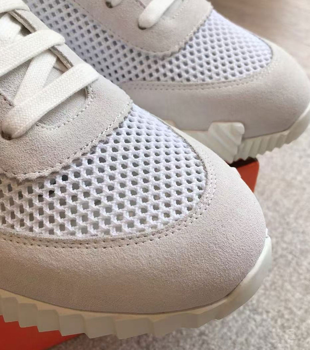 Bouncing sneaker