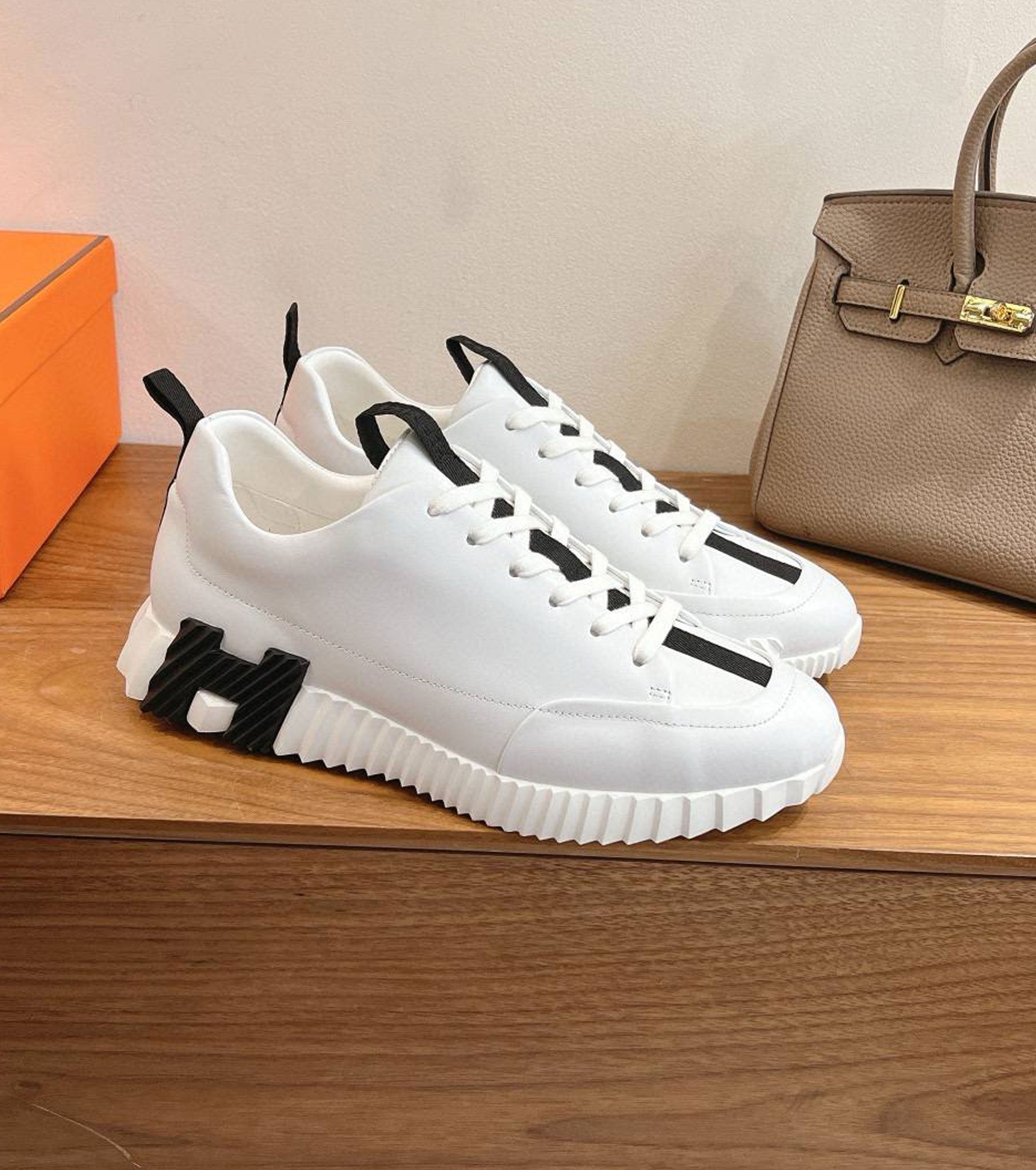 Jump sneaker