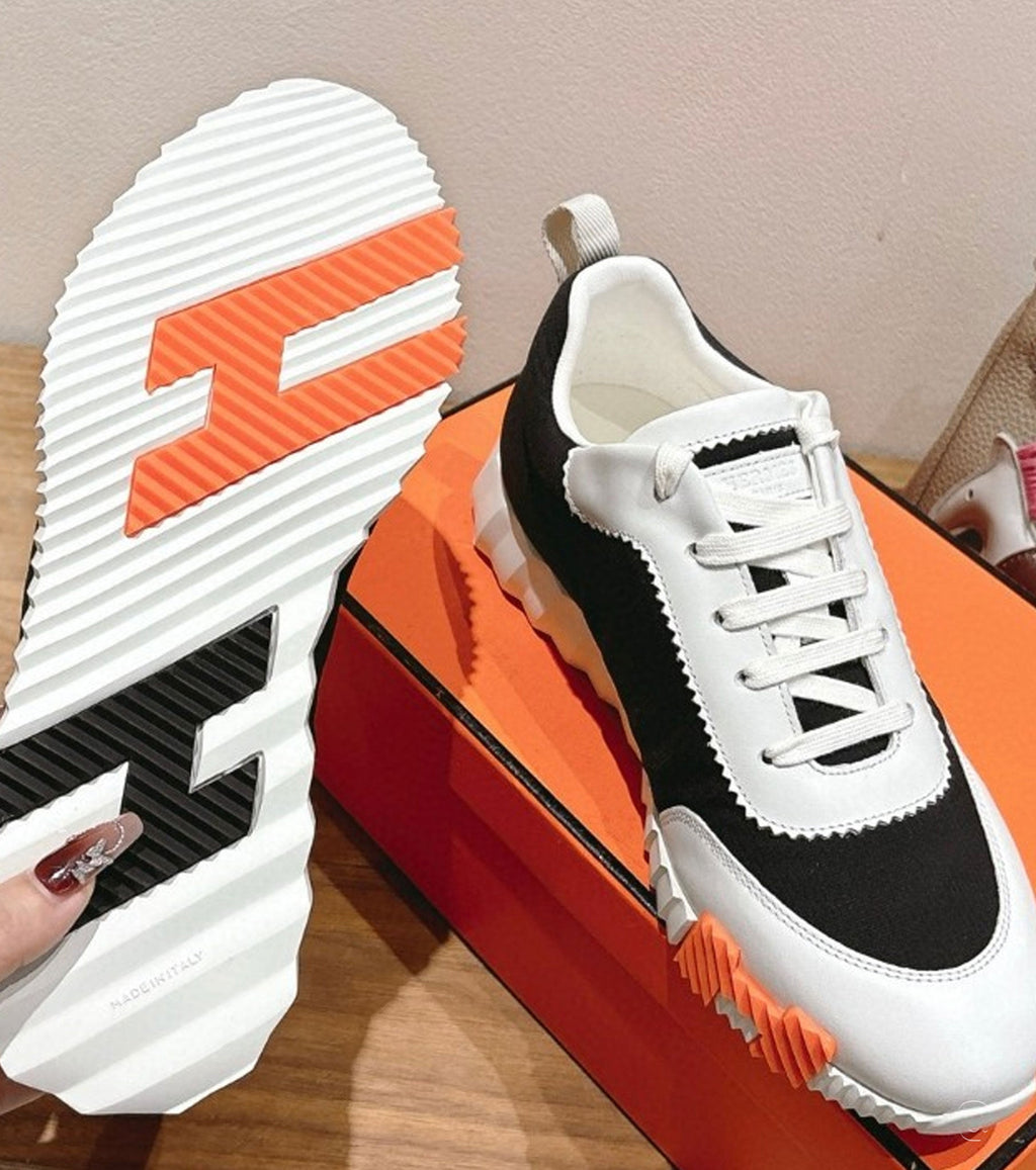 Bouncing sneaker