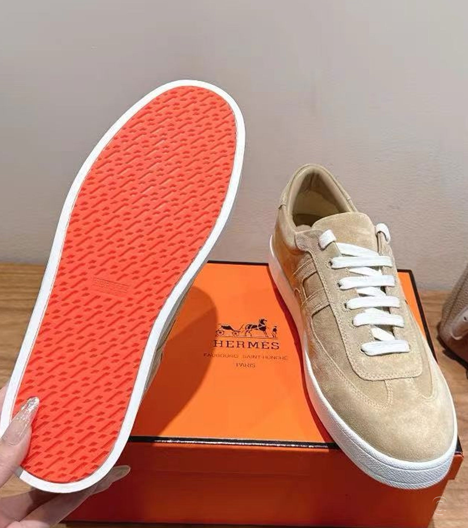 Boomerang sneaker