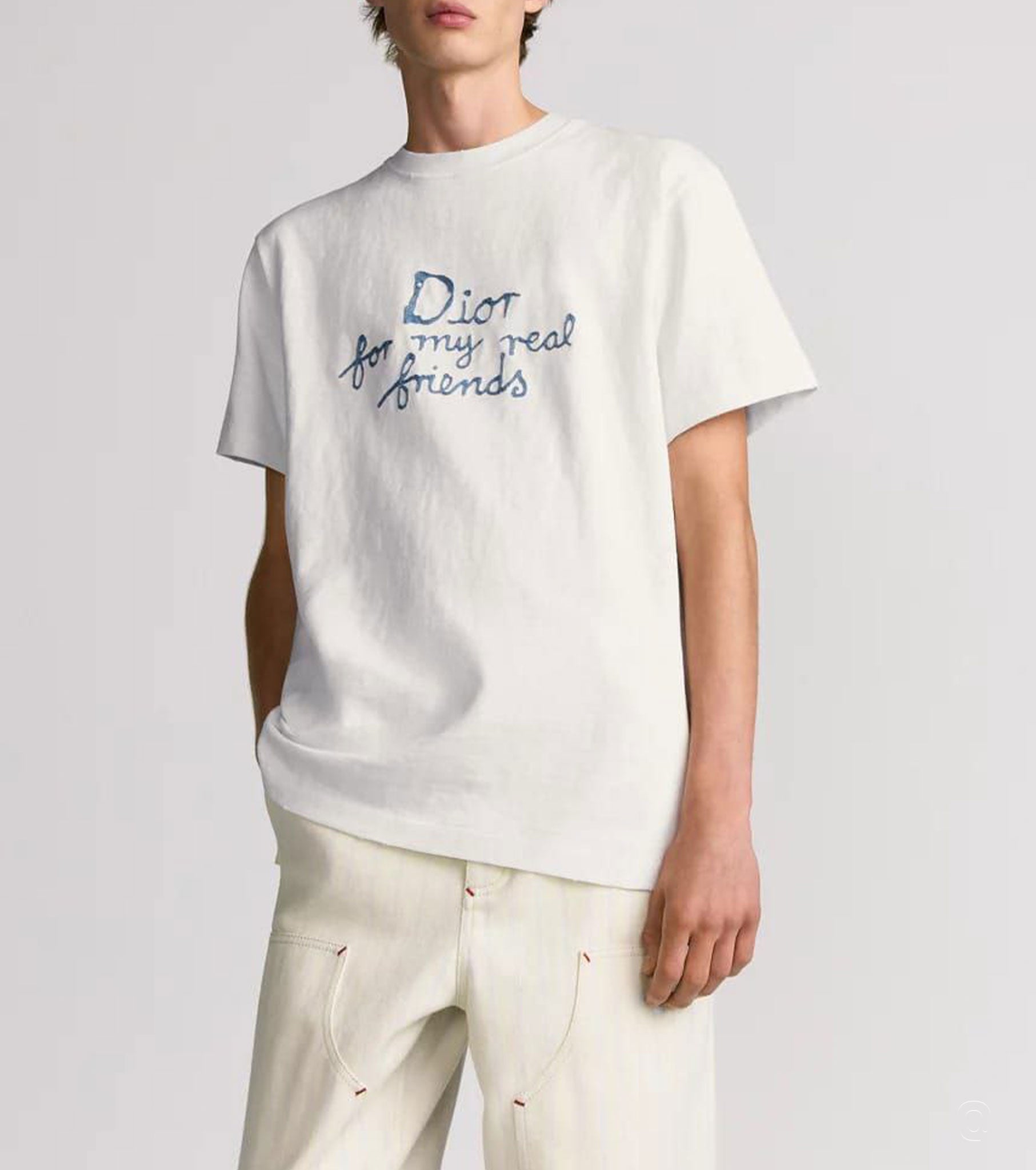 Front of model wear Hylton Nel t-shirt in white - Fashion Dose
