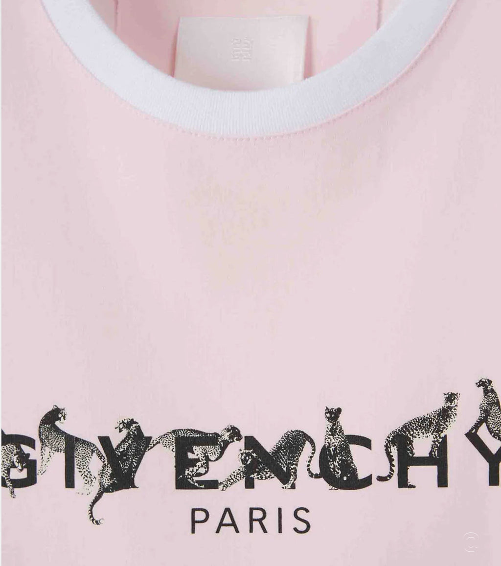 Close-up of pink t-shirt with leopard print - Fashion Dose